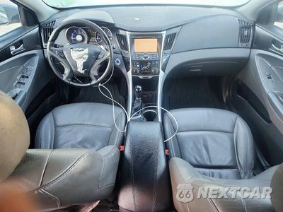 Zdjęcie 8 z 12 samochodu: 2011 HYUNDAI SONATA LIMITED 2.0T VIN:5NPEC4AB4BH185812 - miniatura