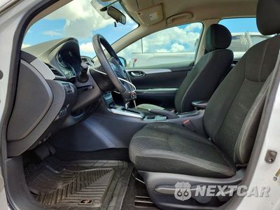 Zdjęcie 7 z 12 samochodu: 2018 NISSAN SENTRA S VIN:3N1AB7AP1JY333515 - miniatura