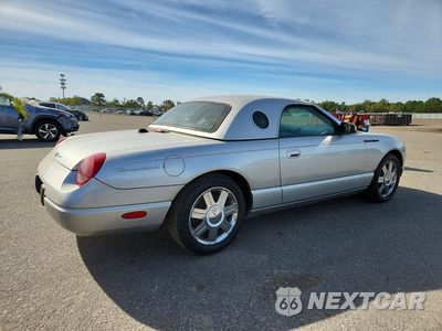 Trzecie zdjęcie samochodu z tyłu: 2004 FORD THUNDERBIRD VIN:1FAHP60A44Y100805 - miniatura
