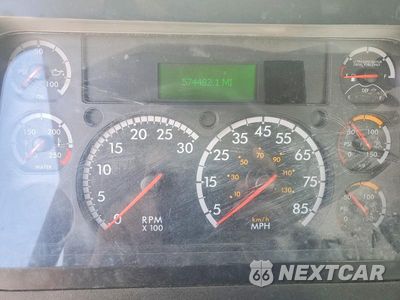 Zdjęcie 9 z 12 samochodu: 2010 FREIGHTLINER CASCADIA 1 - SEMI TRUCK VIN:1FUJGEDR4ALAN1051 - miniatura