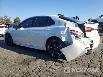 Drugie zdjęcie samochodu z przodu: 2018 TOYOTA CAMRY XSE VIN:4T1B61HK4JU030238 - miniatura
