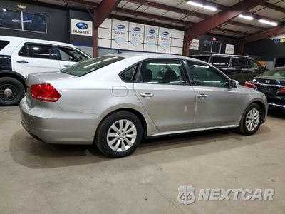 Trzecie zdjęcie samochodu z tyłu: 2013 VOLKSWAGEN PASSAT S VIN:1VWAP7A30DC004861 - miniatura