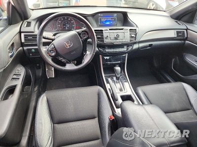 Zdjęcie 8 z 12 samochodu: 2017 HONDA ACCORD SPORT VIN:1HGCR2F5XHA206547 - miniatura