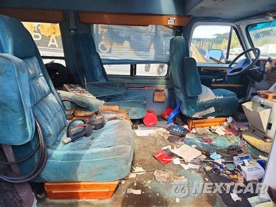 Zdjęcie 11 z 13 samochodu: 1992 CHEVROLET SUBURBAN VIN:2GBEG25KXN4121687 - miniatura