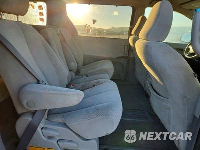 Zdjęcie 11 z 13 samochodu: 2011 TOYOTA SIENNA LE VIN:5TDKK3DC1BS062452 - miniatura