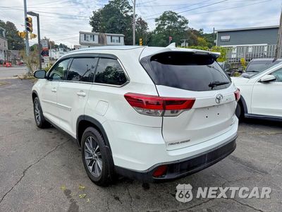Drugie zdjęcie samochodu z przodu: 2019 TOYOTA HIGHLANDER XLE VIN:5TDJZRFH8KS583445 - miniatura