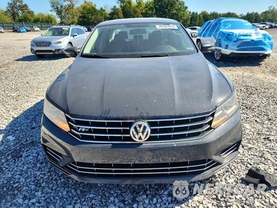 Piąte zdjęcie samochodu w środku: 2018 VOLKSWAGEN PASSAT S VIN:1VWAA7A31JC016157 - miniatura