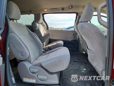 Zdjęcie 11 z 14 samochodu: 2017 TOYOTA SIENNA LE VIN:5TDKZ3DC9HS884520 - miniatura