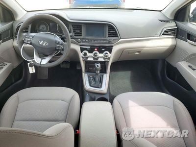 Zdjęcie 8 z 12 samochodu: 2019 HYUNDAI ELANTRA SEL VIN:5NPD84LF5KH412759 - miniatura