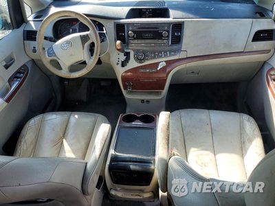 Zdjęcie 8 z 13 samochodu: 2012 TOYOTA SIENNA XLE 8-PASSENGER VIN:5TDYK3DC3CS270652 - miniatura