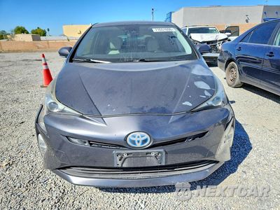 Piąte zdjęcie samochodu w środku: 2017 TOYOTA PRIUS THREE TOURING VIN:JTDKARFU9H3044500 - miniatura