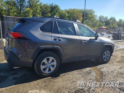 Trzecie zdjęcie samochodu z tyłu: 2019 TOYOTA RAV4 LE VIN:JTMG1RFV8KJ011196 - miniatura