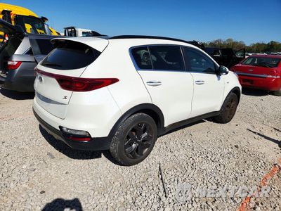 Trzecie zdjęcie samochodu z tyłu: 2020 KIA SPORTAGE S VIN:KNDP6CAC3L7838400 - miniatura