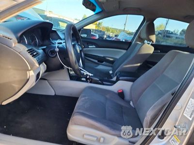 Zdjęcie 7 z 12 samochodu: 2011 HONDA ACCORD LXP VIN:1HGCP2F46BA094849 - miniatura