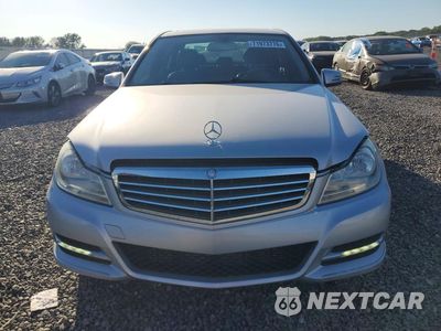 Piąte zdjęcie samochodu w środku: 2014 MERCEDES-BENZ C 250 VIN:WDDGF4HB1EG249924 - miniatura
