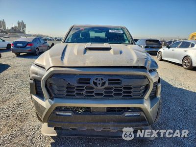 Piąte zdjęcie samochodu w środku: 2024 TOYOTA TACOMA TRD SPORT VIN:3TMKB5FNXRM022312 - miniatura