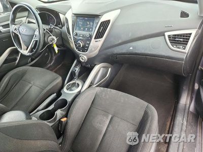 Zdjęcie 8 z 12 samochodu: 2017 HYUNDAI VELOSTER BASE VIN:KMHTC6AD4HU309818 - miniatura