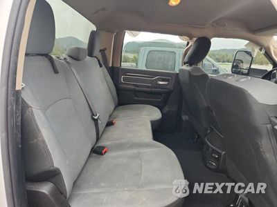 Zdjęcie 11 z 13 samochodu: 2019 RAM 3500 BIG HORN VIN:3C63RRHL0KG724315 - miniatura