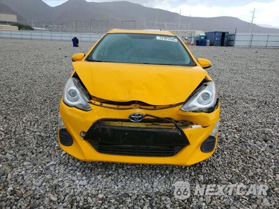 Piąte zdjęcie samochodu w środku: 2016 TOYOTA PRIUS C TWO VIN:JTDKDTB33G1121616 - miniatura