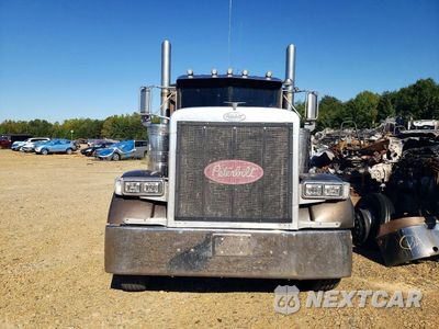 Piąte zdjęcie samochodu w środku: 1996 PETERBILT 379 SEMI TRUCK VIN:1XP5DB9X7TD403474 - miniatura
