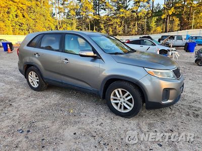 Czwarte zdjęcie samochodu z boku: 2014 KIA SORENTO LX VIN:5XYKT3A64EG427171 - miniatura