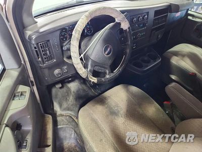 Zdjęcie 8 z 13 samochodu: 2015 GMC SAVANA G2500 VIN:1GTW7FCFXF1902179 - miniatura