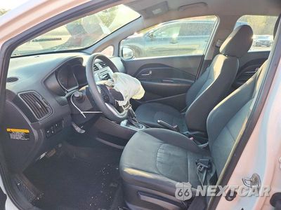 Zdjęcie 7 z 12 samochodu: 2016 KIA RIO LX VIN:KNADM4A3XG6562837 - miniatura