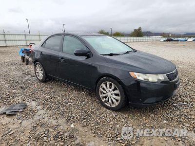 Czwarte zdjęcie samochodu z boku: 2012 KIA FORTE EX VIN:KNAFU4A22C5469682 - miniatura