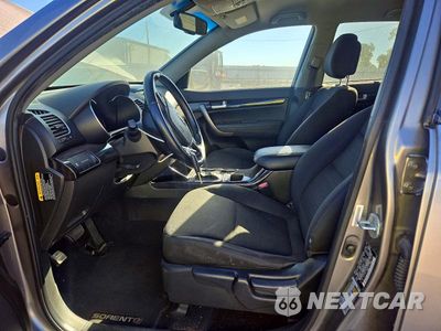 Zdjęcie 7 z 13 samochodu: 2015 KIA SORENTO LX VIN:5XYKT4A68FG623508 - miniatura