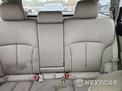 Zdjęcie 10 z 13 samochodu: 2010 SUBARU OUTBACK 2.5I PREMIUM VIN:4S4BRBCC5A3338375 - miniatura