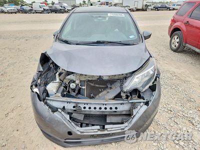Piąte zdjęcie samochodu w środku: 2017 NISSAN VERSA NOTE SV VIN:3N1CE2CP1HL352525 - miniatura