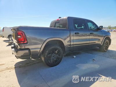 Trzecie zdjęcie samochodu z tyłu: 2025 RAM 1500 LARAMIE VIN:1C6SRFJP4SN662254 - miniatura