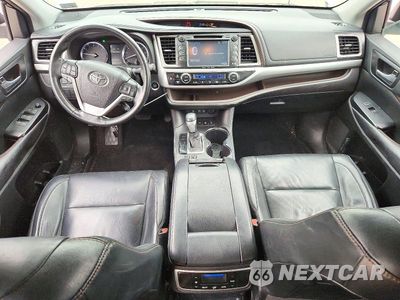 Zdjęcie 8 z 14 samochodu: 2018 TOYOTA HIGHLANDER XLE VIN:5TDJZRFH7JS535501 - miniatura