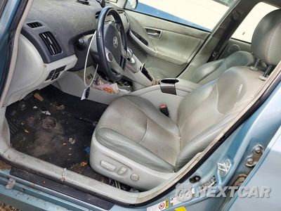Zdjęcie 8 z 13 samochodu: 2014 TOYOTA PRIUS FOUR VIN:JTDKN3DU4E1796200 - miniatura