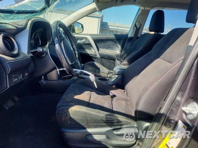 Zdjęcie 7 z 14 samochodu: 2016 TOYOTA RAV4 XLE VIN:JTMWFREV8GJ063255 - miniatura