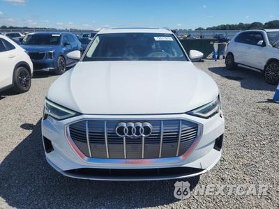 Piąte zdjęcie samochodu w środku: 2019 AUDI E-TRON PRESTIGE VIN:WA1VAAGE1KB024979 - miniatura