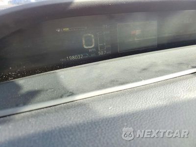 Zdjęcie 9 z 12 samochodu: 2017 TOYOTA PRIUS TWO ECO VIN:JTDKARFUXH3536517 - miniatura