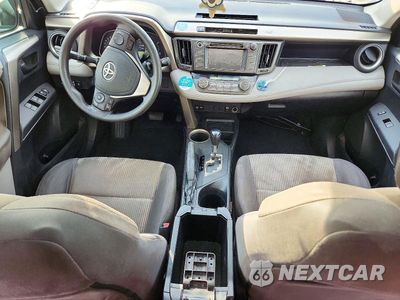Zdjęcie 8 z 14 samochodu: 2013 TOYOTA RAV4 XLE VIN:2T3RFREVXDW030963 - miniatura