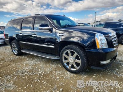 Czwarte zdjęcie samochodu z boku: 2014 CADILLAC ESCALADE ESV LUXURY VIN:1GYS4HEF0ER128969 - miniatura