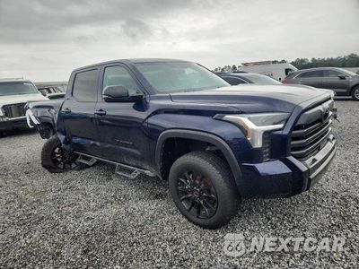 Czwarte zdjęcie samochodu z boku: 2024 TOYOTA TUNDRA SR5 VIN:5TFLA5DB9RX211530 - miniatura