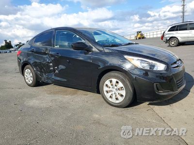 Czwarte zdjęcie samochodu z boku: 2017 HYUNDAI ACCENT SE VIN:KMHCT4AE8HU378511 - miniatura