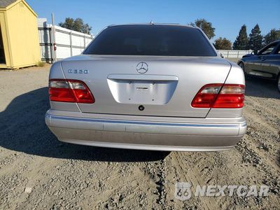 Zdjęcie 6 z 12 samochodu: 2002 MERCEDES-BENZ E 320 VIN:WDBJF65J82B464005 - miniatura