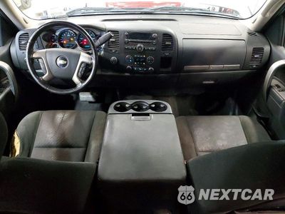 Zdjęcie 8 z 12 samochodu: 2011 CHEVROLET SILVERADO K1500 LT VIN:1GCRKSE32BZ266523 - miniatura