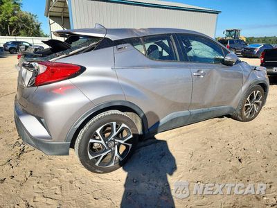 Trzecie zdjęcie samochodu z tyłu: 2018 TOYOTA C-HR XLE VIN:NMTKHMBX1JR057744 - miniatura