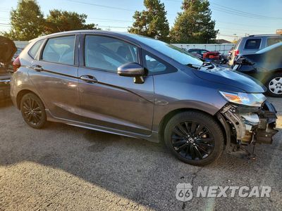 Czwarte zdjęcie samochodu z boku: 2018 HONDA FIT SPORT VIN:3HGGK5H67JM716294 - miniatura