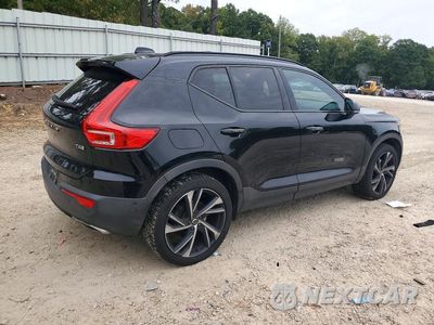 Trzecie zdjęcie samochodu z tyłu: 2019 VOLVO XC40 T4 R-DESIGN VIN:YV4AC2HMXK2070785 - miniatura