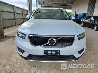 Piąte zdjęcie samochodu w środku: 2020 VOLVO XC40 T4 MOMENTUM VIN:YV4AC2HKXL2210138 - miniatura