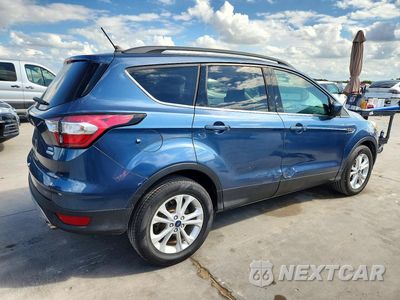 Trzecie zdjęcie samochodu z tyłu: 2018 FORD ESCAPE SEL VIN:1FMCU0HD6JUA82198 - miniatura