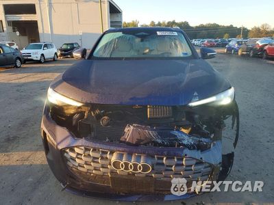 Piąte zdjęcie samochodu w środku: 2025 AUDI Q5 PRESTIGE VIN:WA13AAGU4S2068747 - miniatura