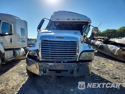 Piąte zdjęcie samochodu w środku: 2005 FREIGHTLINER CST120 SEMI TRUCK VIN:1FUJBBCK95LU18076 - miniatura